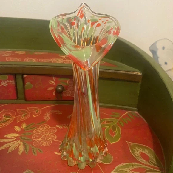 Hand Blown Art Glass Jack In The Pulpit Style Scalloped Vase Red and Green - Picture 8 of 12